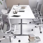 Silla Crew color gris